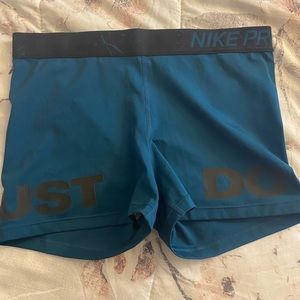 [NEW] Nike Pro Women’s 3” shorts